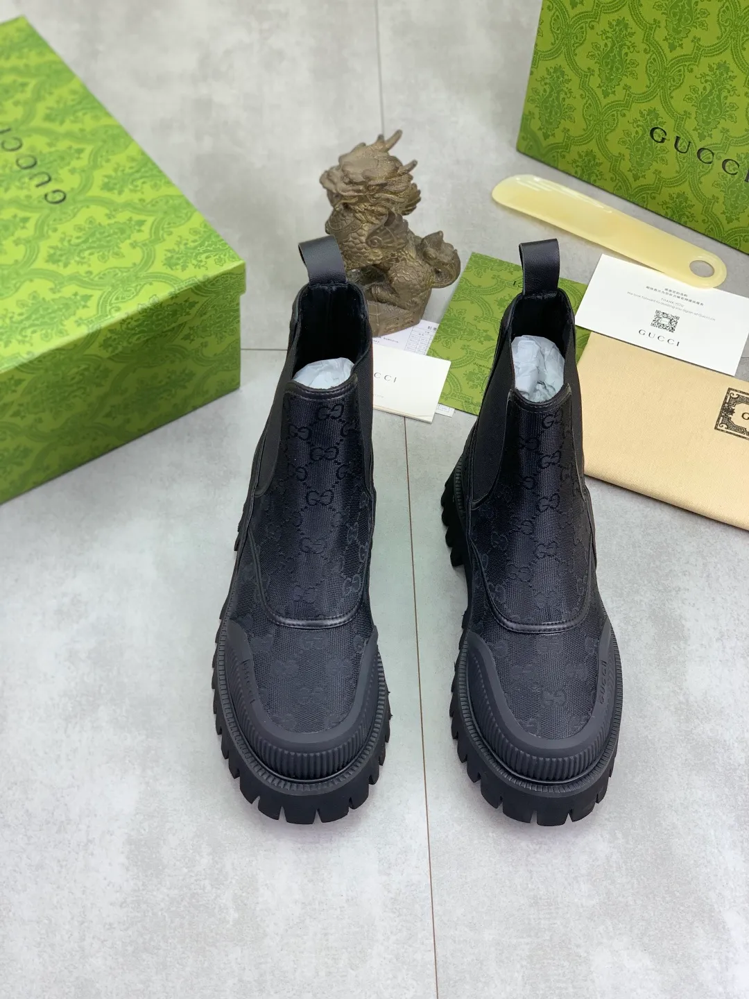 Men's Men's Shoes 💰P500 💰【New Style】 Gucci lazy slip-on couple 🧑‍🤝‍🧑 style high-top leather shoes hot selection (Gucci GUCCI) official website latest Gucci lazy 🎁 leather shoes, hot style 💥 style is simple and elegant, exclusive for trendy men. Unique official website latest brand original double G pressure Floral elements👑Original Gucci decoration, fashionable and elegant, the fabric is original calfskin with double G denim✅fully imported soft sheepskin lining, the official website specifies wear-resistant lightweight foam business outsole, the classic model is taken in real life🎬Number of yards: 36-46 Various colors available
